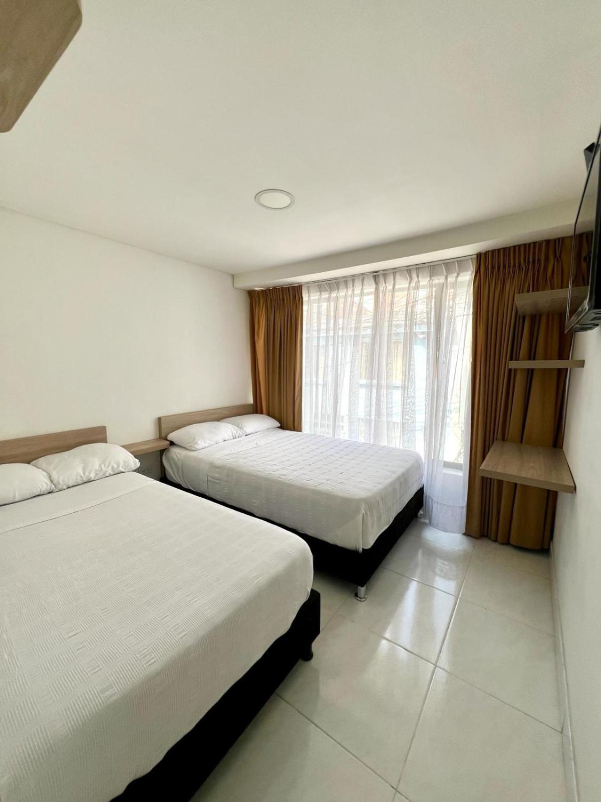 Hotel Adel مانيزاليس المظهر الخارجي الصورة