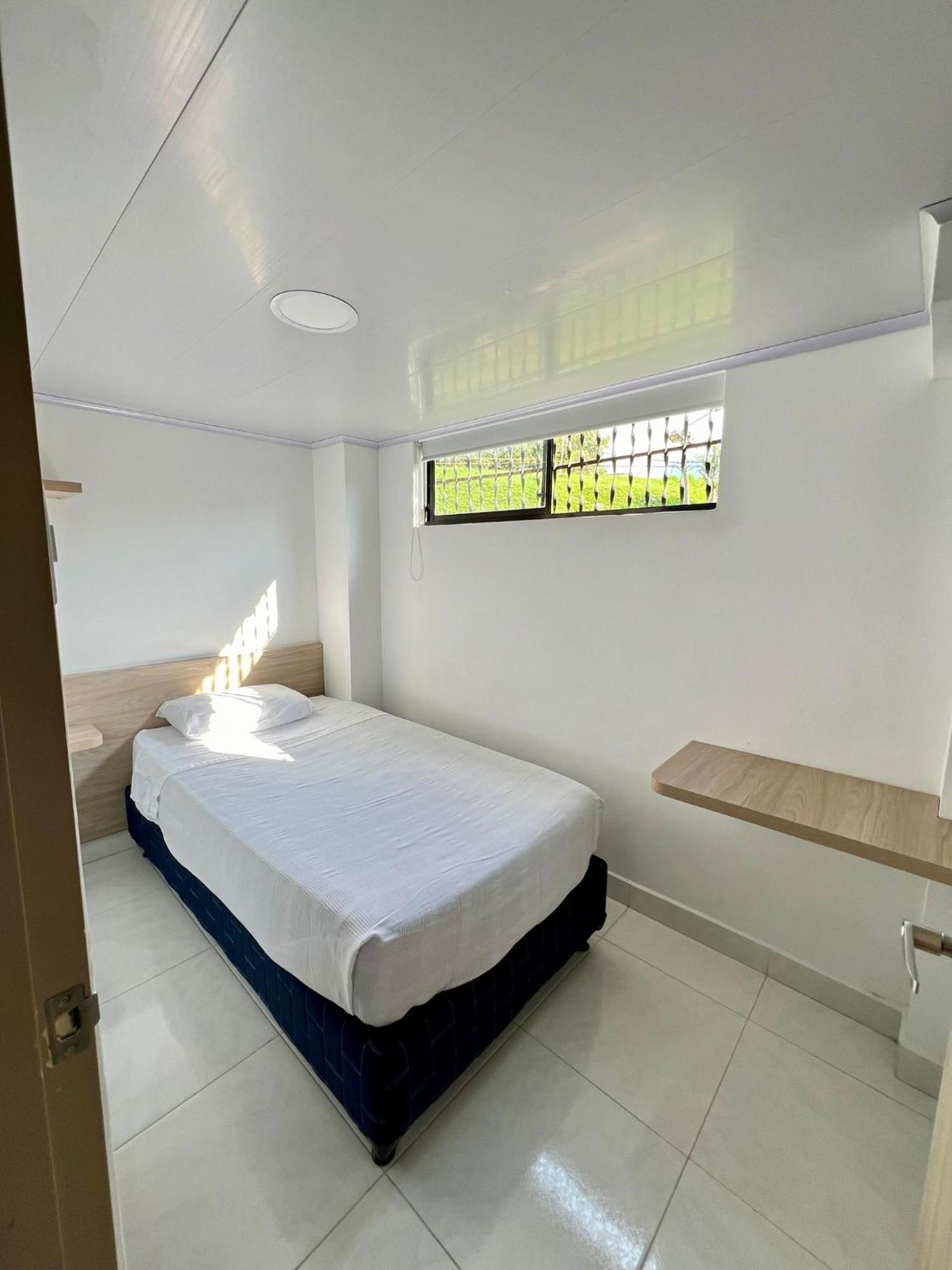 Hotel Adel مانيزاليس المظهر الخارجي الصورة